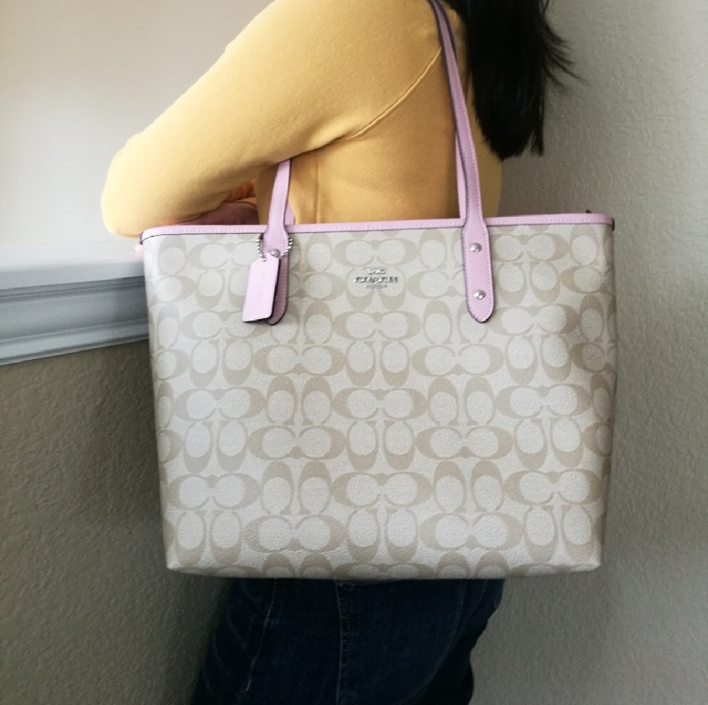 Coach Signature ZIP Tote Pink Trim